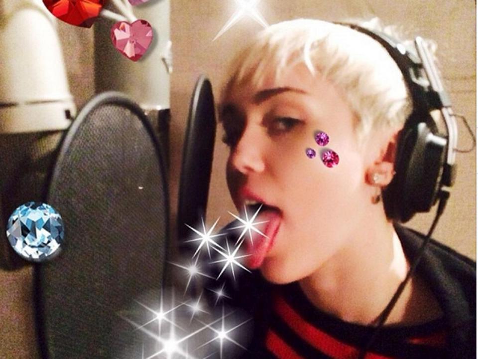 Miley Cyrus sings on The Flaming Lips's version of