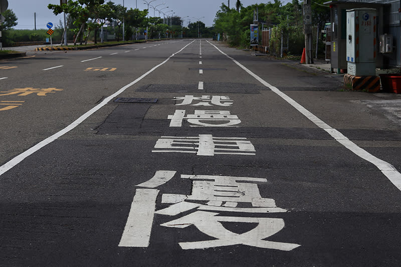 由於本地路大車少，不少路段擁有這般寬敞的機慢車道可以讓你慢騎慢活慢遊。