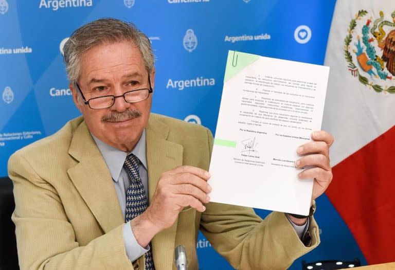 El ministro de Exteriores argentino, Felipe Solá, en la ONU, antes de viajar a Europa