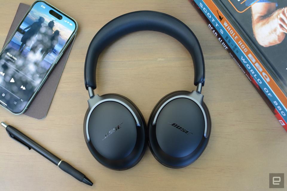 <p>Bose QuietComfort Ultra Headphones review</p> 