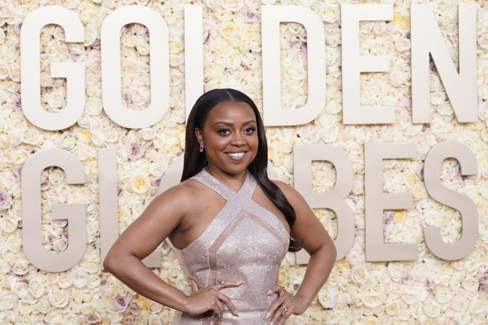 Quinta Brunson llega a la 81a entrega de los Globos de Oro el domingo 7 de enero de 2024, en el Hotel Beverly Hilton en Beverly Hills, California. (Foto Jordan Strauss/Invision/AP)