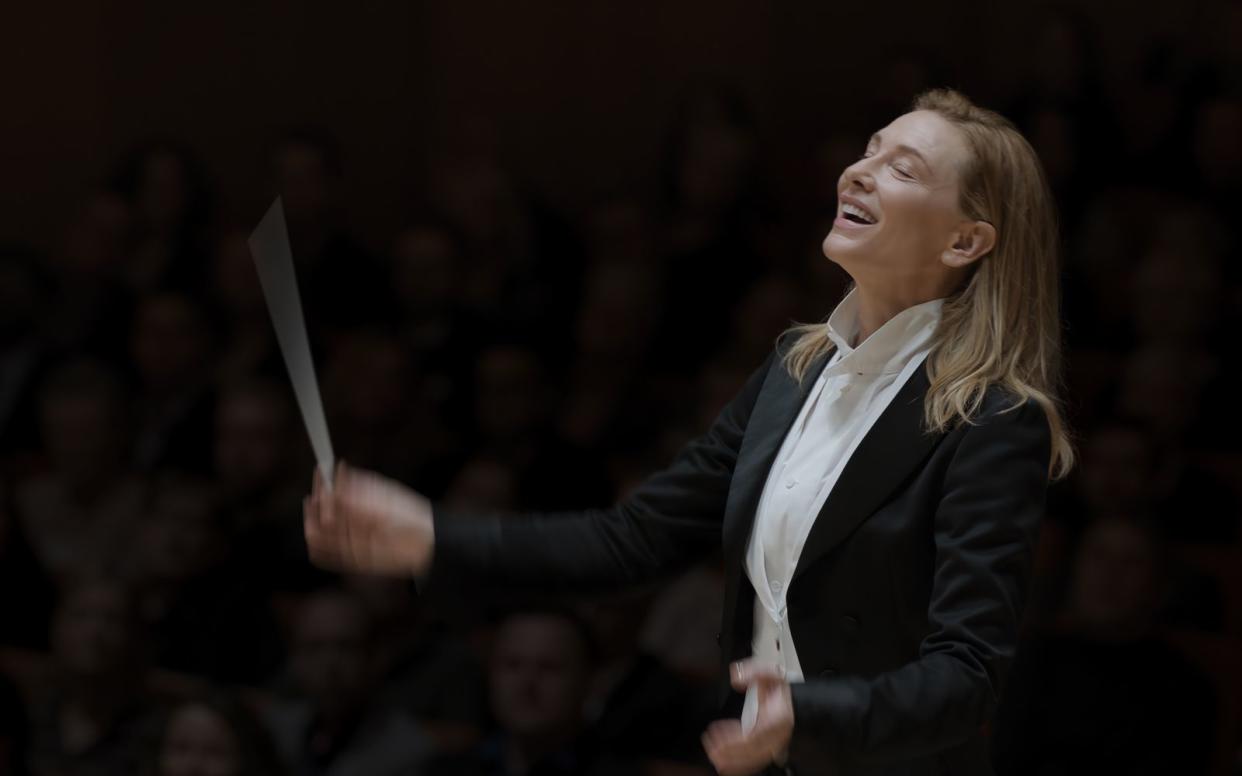 Cate Blanchett verkörpert in "Tár" eine Dirigentin in Berlin. (Bild: 2022 Focus Features)