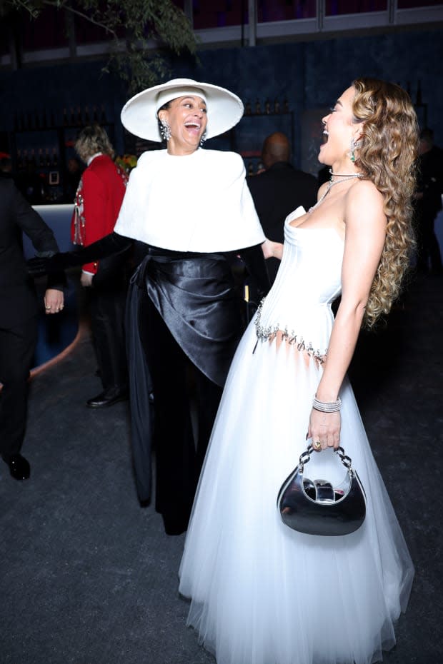 <p>Tracee Ellis Ross and Rita Ora </p><p><a href="https://www.gettyimages.com/detail/1473107345" rel="nofollow noopener" target="_blank" data-ylk="slk:Stefanie Keenan/VF23/Getty Images;elm:context_link;itc:0;sec:content-canvas" class="link ">Stefanie Keenan/VF23/Getty Images</a></p>