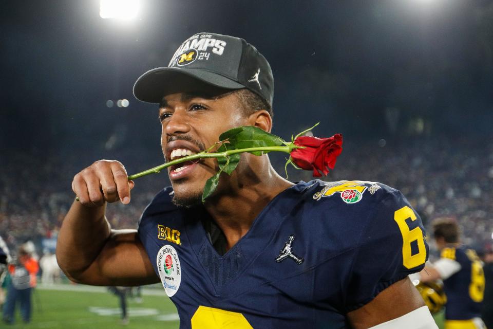 Michigan Wide Receiver Cornelius Johnson (6) feiert am Montag, den 1. Januar 2024, einen 27:20 Rose Bowl-Sieg über Alabama beim Rose Bowl 2024 in Pasadena, Kalifornien.