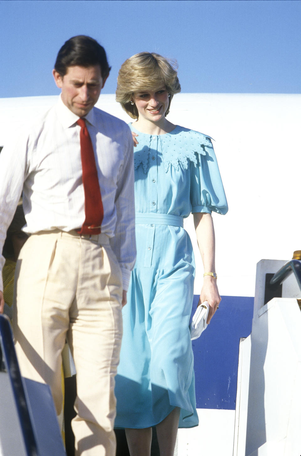El príncipe Carlos, príncipe de Gales y la princesa Diana en una visita a Australia en 1983. (Getty Images)