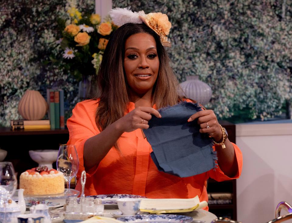 Alison Hammond shows off her sparkler from Primark. (ITV/Shutterstock)