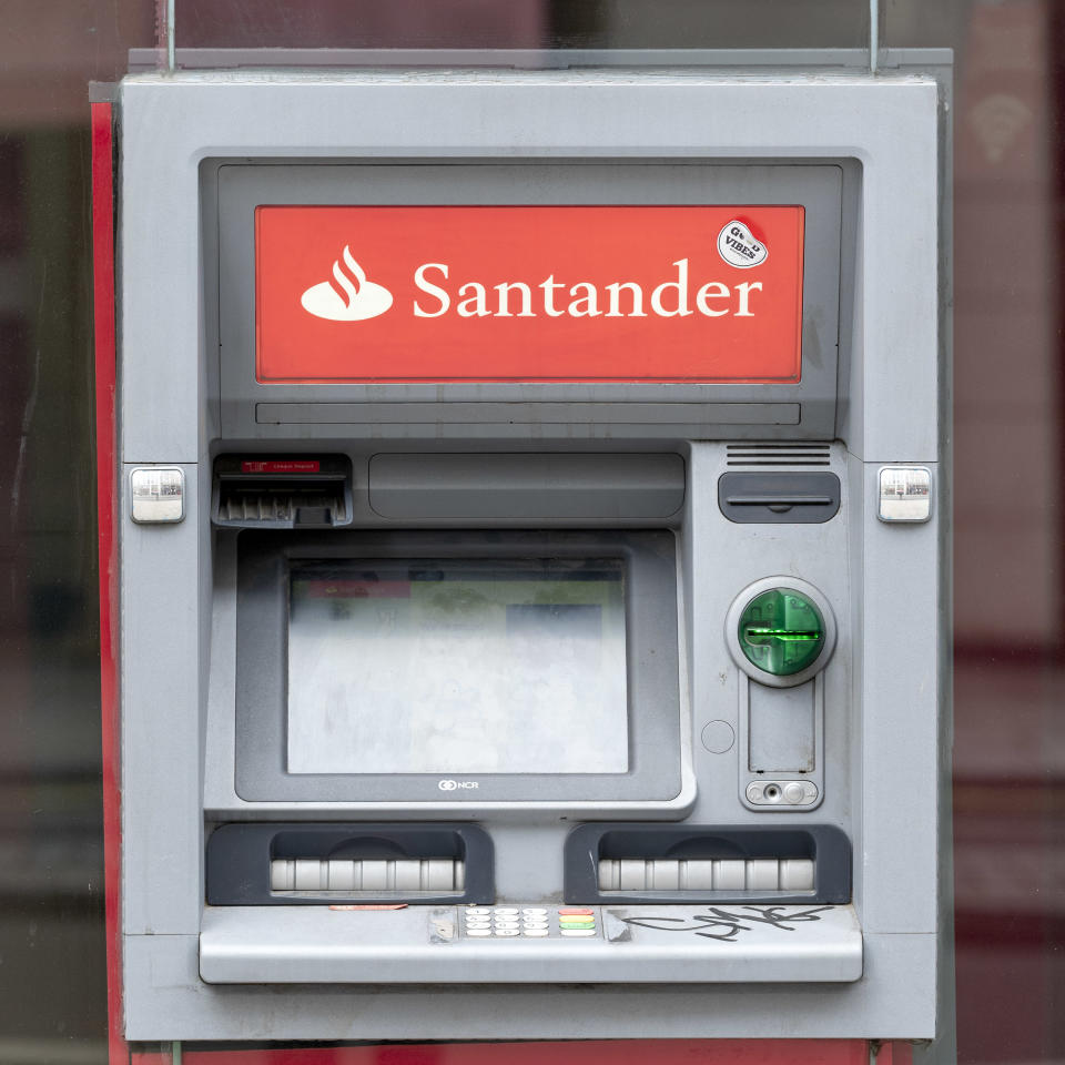 LONDON, UNITED KINGDOM - 2020/06/08: Santander cash machine seen outside one of their branches. (Photo by Dave Rushen/SOPA Images/LightRocket via Getty Images)