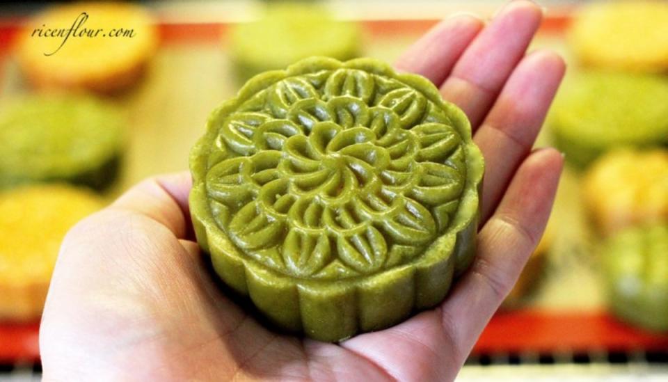 <p>Rice n Flour</p><p>A traditional baked mooncake skin, but spruced up with the ever so popular matcha!</p><p><strong>Get the recipe here: <a href="http://www.ricenflour.com/recipe/how-to-make-matcha-mooncake-with-red-bean-filling/" rel="nofollow noopener" target="_blank" data-ylk="slk:Matcha Mooncake;elm:context_link;itc:0;sec:content-canvas" class="link ">Matcha Mooncake</a></strong></p>