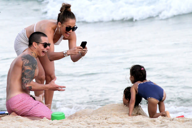 Familienbande: J.Lo, Casper Smart und die Zwillinge Max & Emme (Bild: Splash)