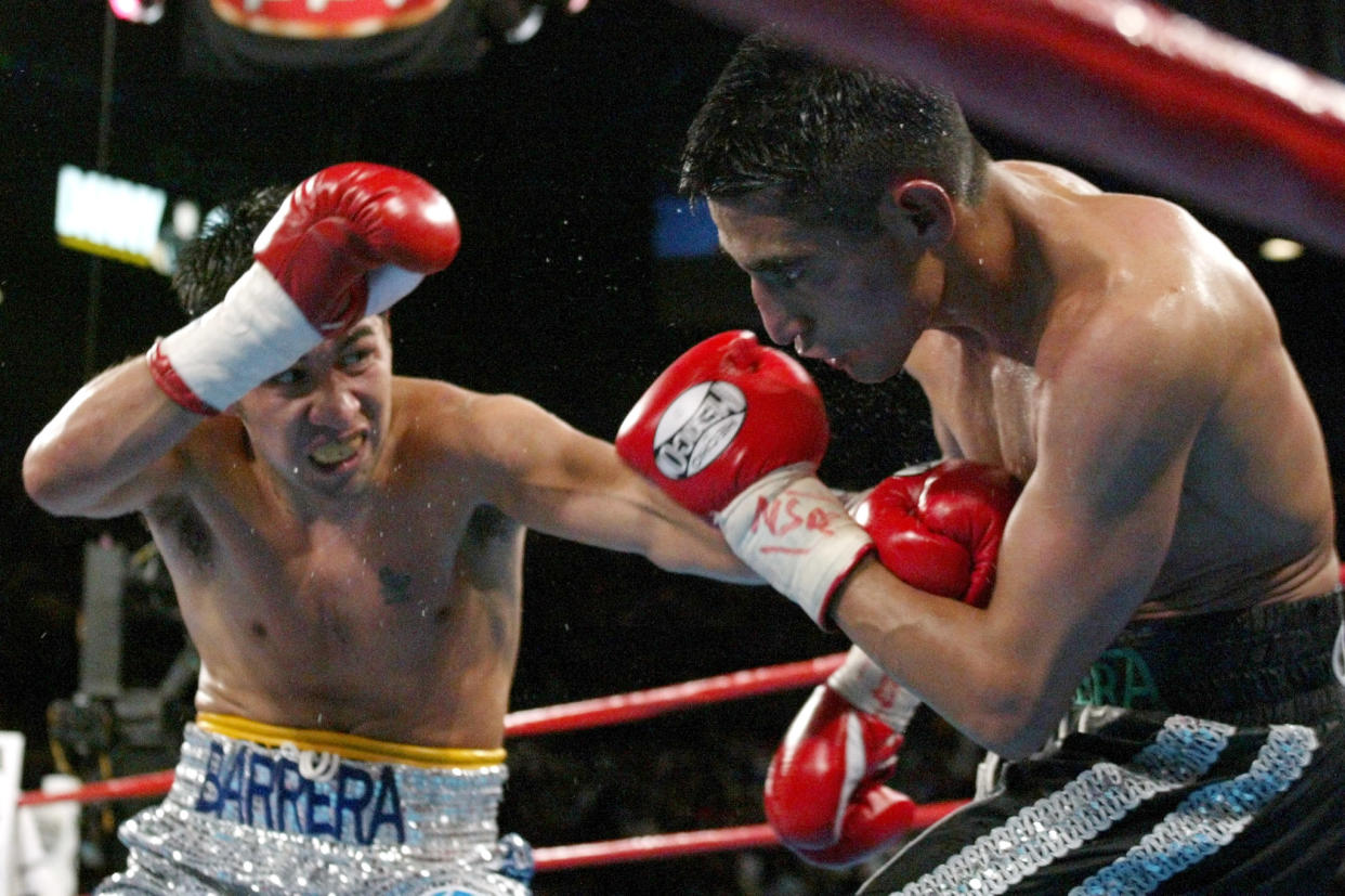 Marco Antonio Barrera (izquierda), de Ciudad de México y Erik 'Terrible' Morales, de Tijuana. | Foto:  REUTERS/Steve Marcus