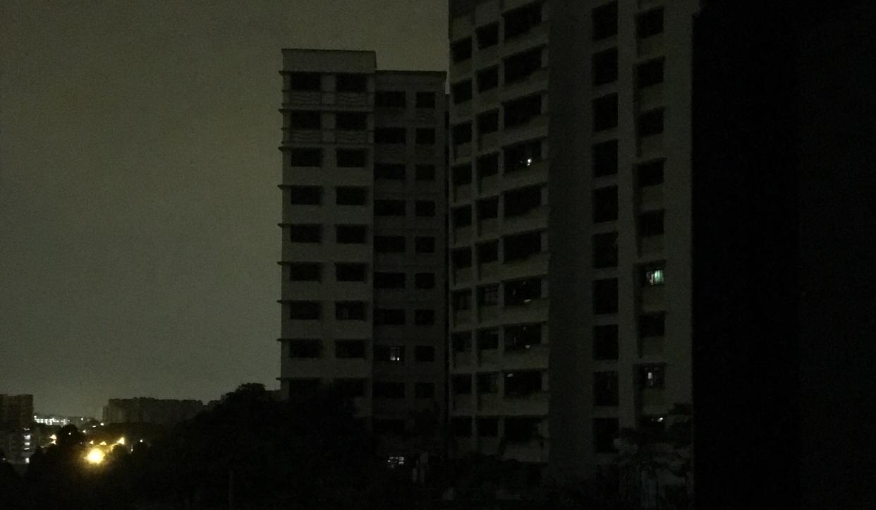 An estate in Montreal Drive, Sembawang, hit by the blackout on 18 September 2018. PHOTO: Yahoo News Singapore