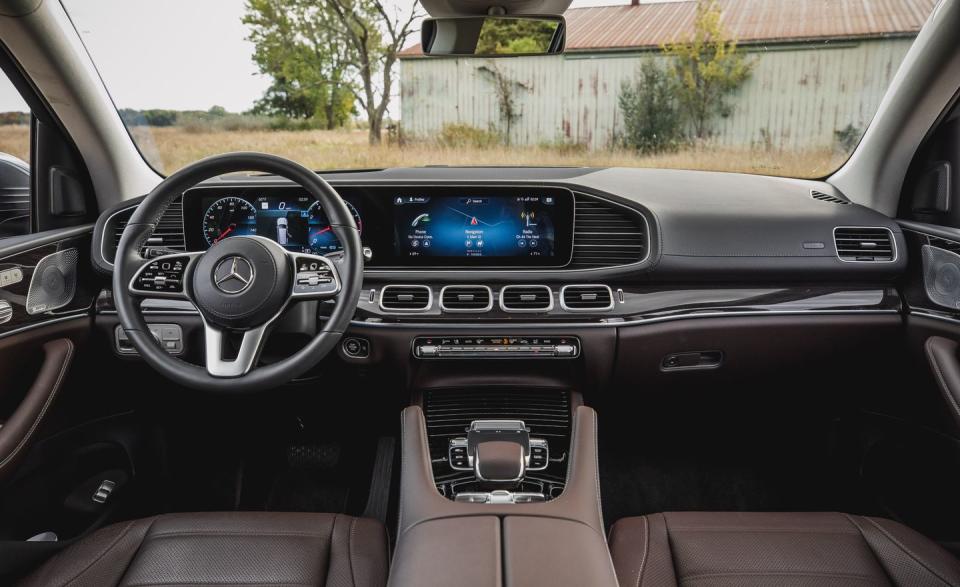 <p>2020 Mercedes-Benz GLS450</p>