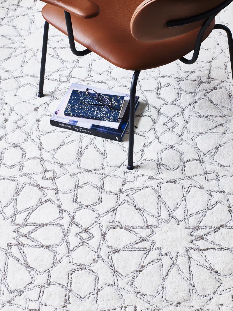 <p>Wonderfully designed with an eclectic mix of shapes and lines, the ivory and grey colour scheme of the Ivory rug will enhance your living space. </p>