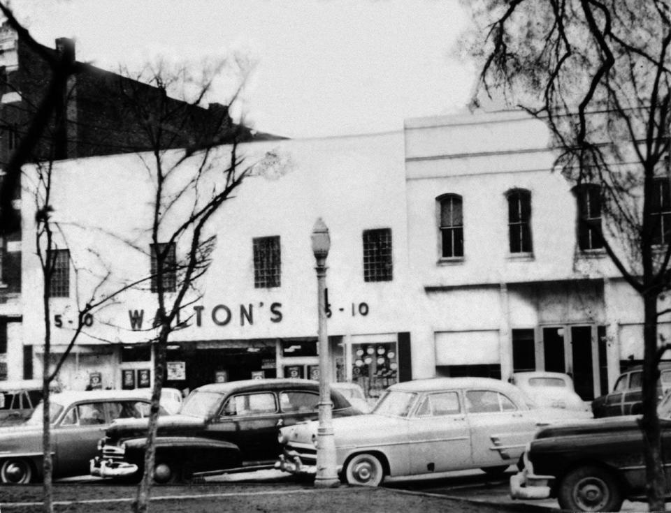 These Vintage Photos Show the Evolution of Walmart