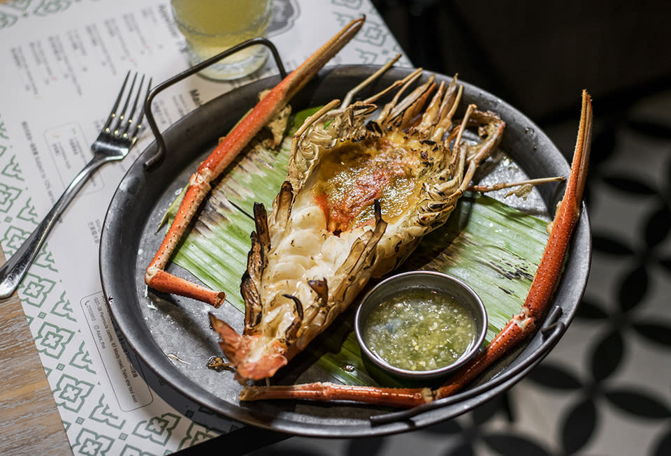 尖沙咀美食︱尖東小巷泰式咖哩沾麵店！店主曾居泰國十年 泰籍媽媽家傳手打蝦餅超好食