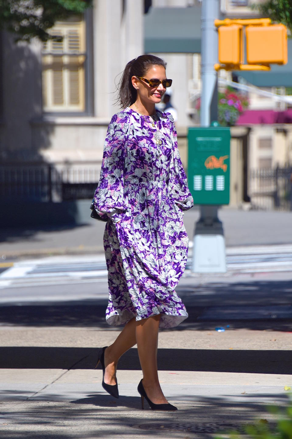 Wearing a Marc Jacob dress with a 3.1 Philip Lim bag. <em>[Photo: Getty]</em>