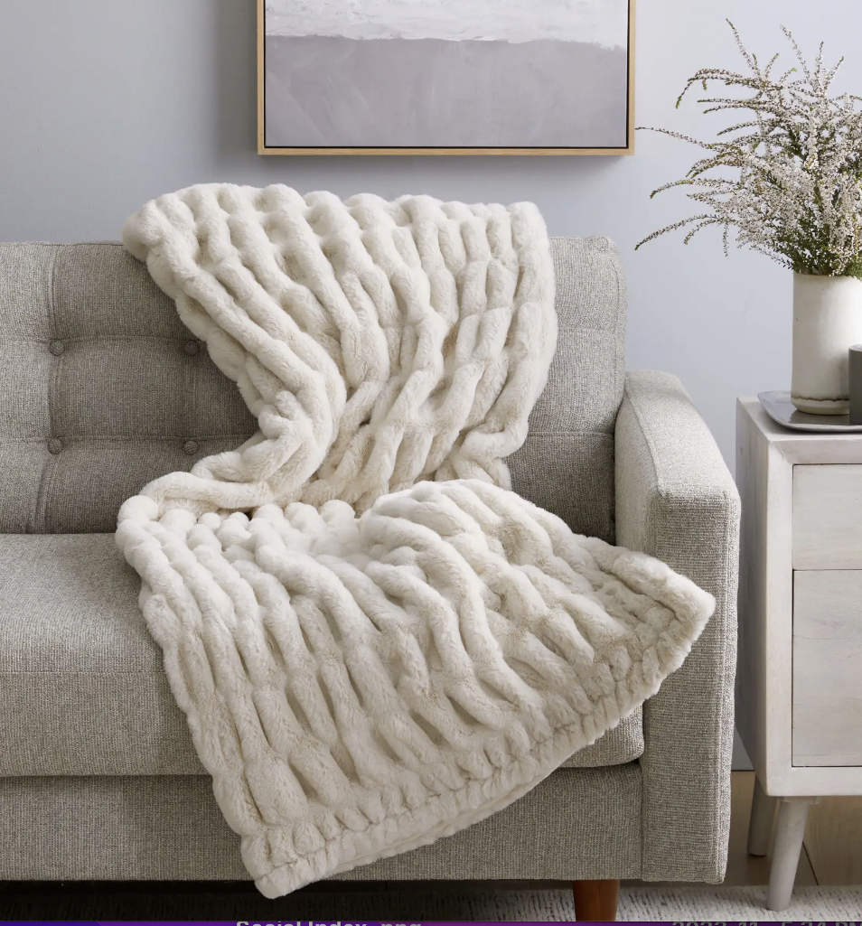 <p><a href="https://go.redirectingat.com?id=74968X1596630&url=https%3A%2F%2Fwww.quince.com%2Fhome%2Ftextured-faux-fur-throw&sref=https%3A%2F%2Fwww.goodhousekeeping.com%2Fholidays%2Fgift-ideas%2Fg39530588%2F1-year-anniversary-gifts%2F" rel="nofollow noopener" target="_blank" data-ylk="slk:Shop Now;elm:context_link;itc:0;sec:content-canvas" class="link ">Shop Now</a></p><p>Faux Fur Throw Blanket </p><p>$99.90</p>