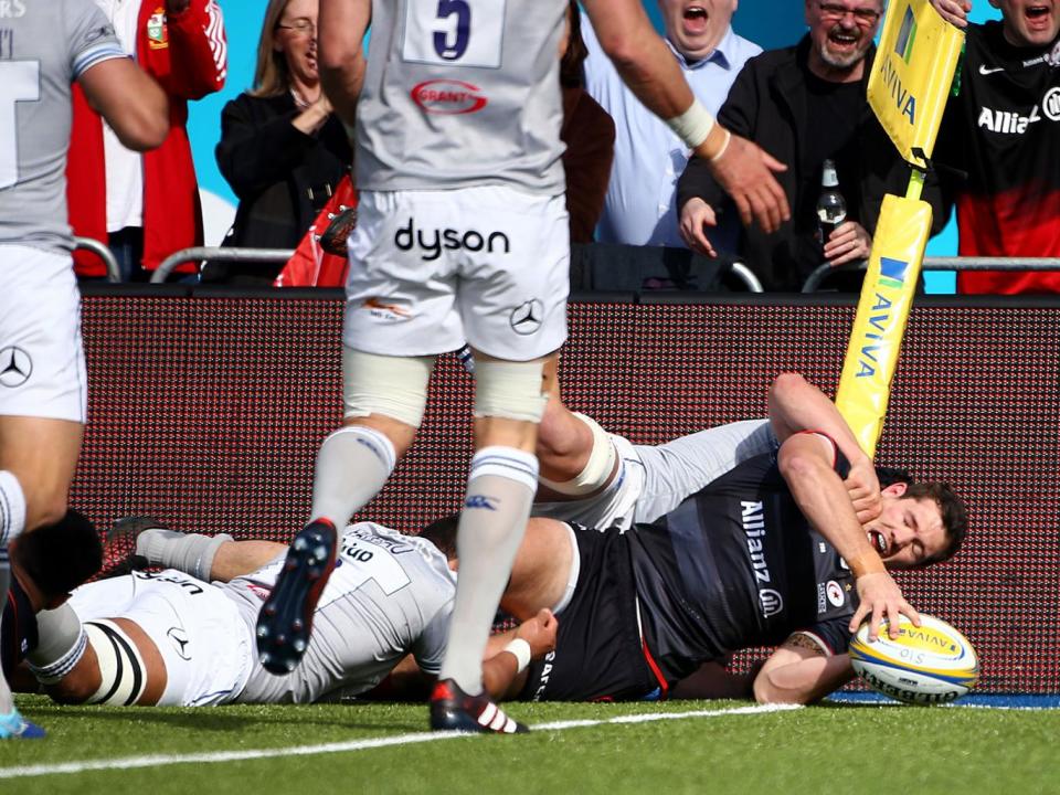 Alex Goode scores Saracens's third try against Bath on Sunday (Getty)