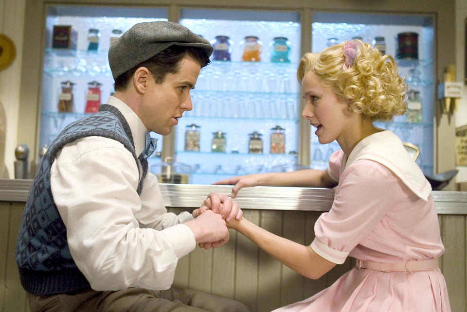Christian Campbell and Kristen Bell in <em>Reefer Madness: The Musical</em> (2004)
