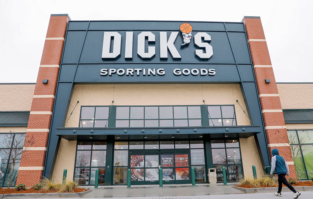 Dicks Sporting Goods Ceo Expects New Gun Policy To Have Negative Sales Impact 