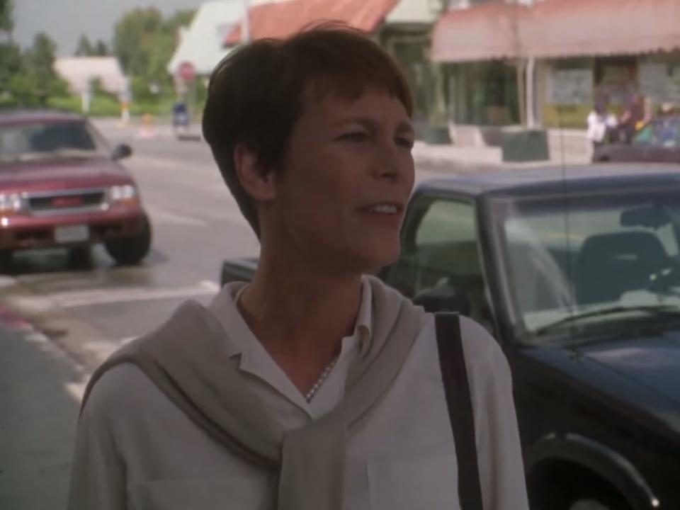 Laurie Strode pretending to be Keri Tate in Halloween H20: 20 Years Later