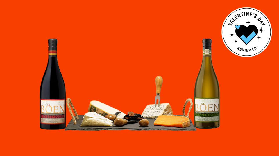 Best wine gift baskets for Valentine’s Day: Wine and slate cheese board set