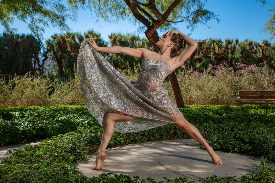 Sunnylands Presents Nickerson-Rossi Dance in garden tour.