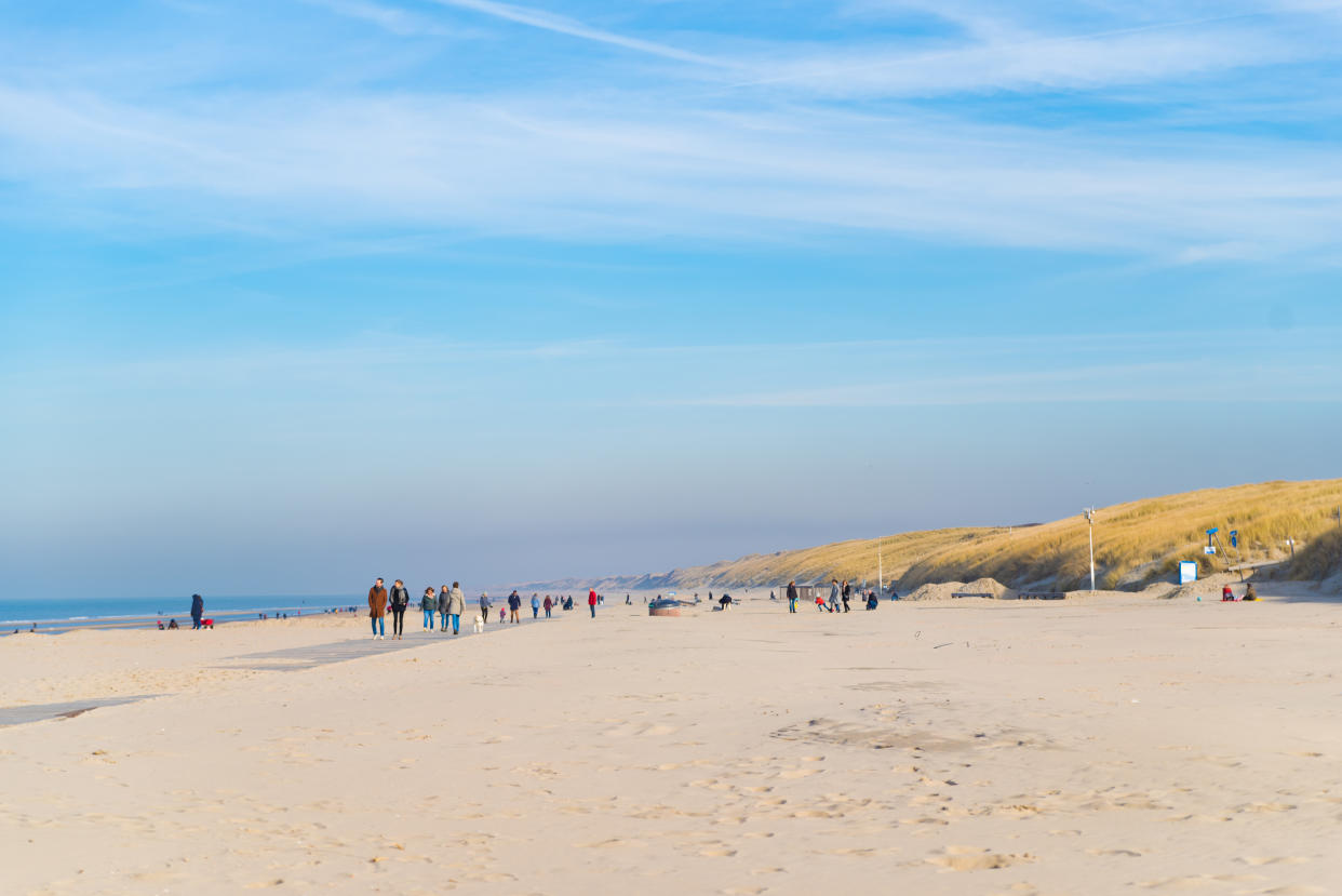 Ein Strand bei Wijk aan Zee (Bild: Getty Images)