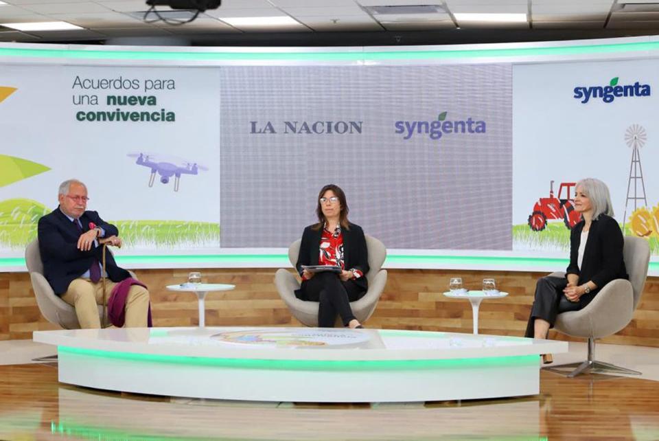 Diego Guelar (exembajador en China, EE.UU. y Brasil), María ODonnell (periodista) y Adriana Amado (UADE)