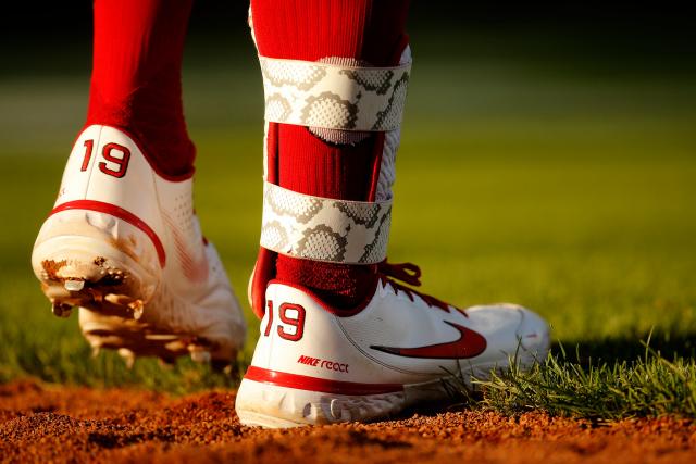 Joey Votto, Ian Happ to be miked at Field of Dreams Game; throwback uniforms  revealed