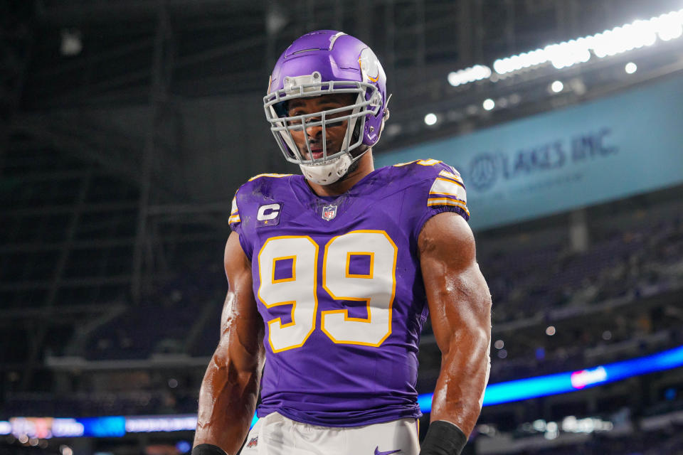 Minnesota Vikings' Danielle Hunter warms up before the game against the Chicago Bears at U.S. Bank Stadium, Nov. 27, 2023 in Minneapolis.