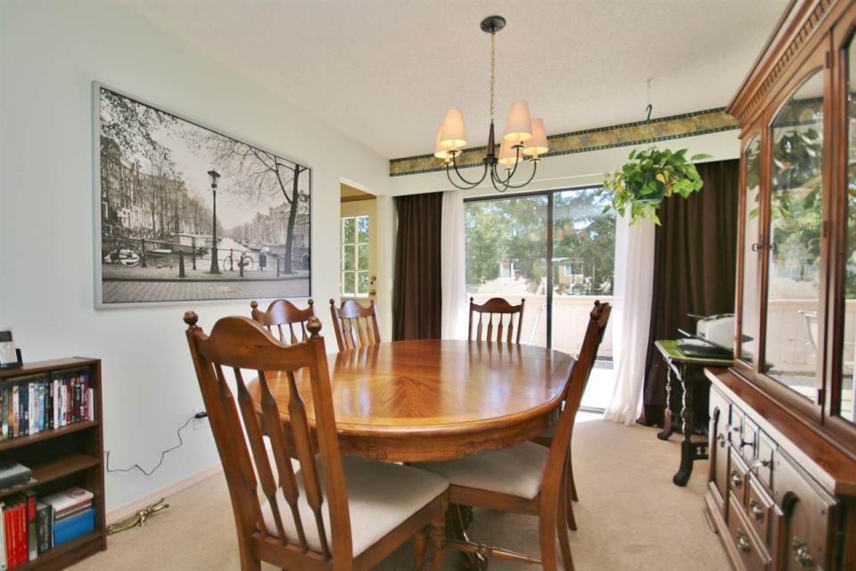 <p><span>11644 64B Avenue, Delta, B.C.</span><br>The living room-dining room space has plenty of space for entertaining, or everyday living.<br>(Photo: Zoocasa) </p>