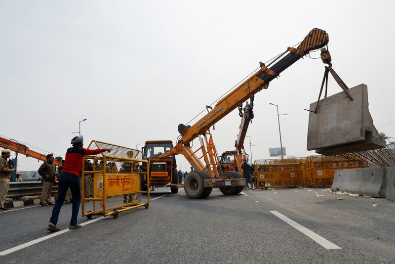 Farmers march towards New Delhi to press for better crop prices