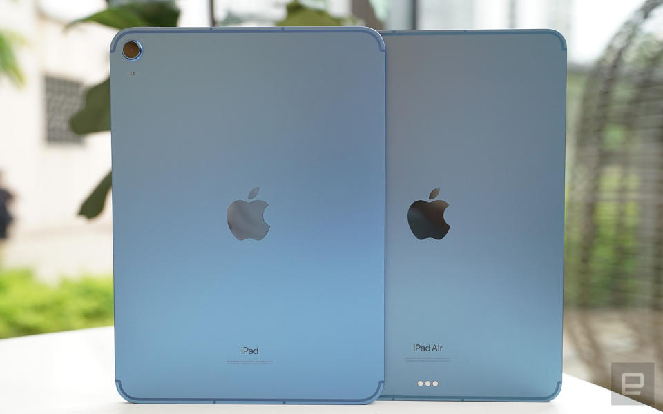 iPad 10（左）和 iPad Air（右）機背比較