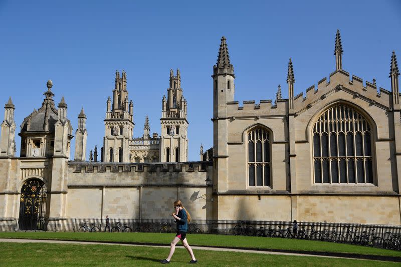 Students, residents and tourists go about their daily life amidst COVID-19 pandemic, in Oxford