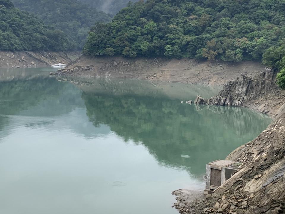 石門水庫蓄水率只剩三成四，梅雨季兩週雨量不如預期。（圖：彭清仁攝）