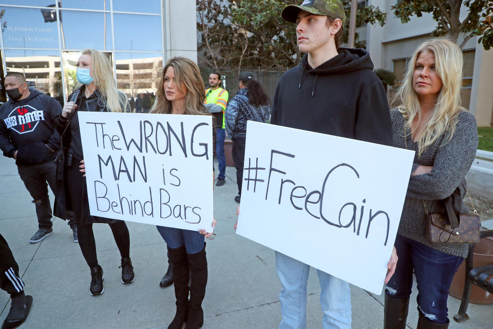 La gente ha mostrado su apoyo para Caín en el caso por tentativa de homcidio. (Foto: Aric Crabb/MediaNews Group/East Bay Times via Getty Images)