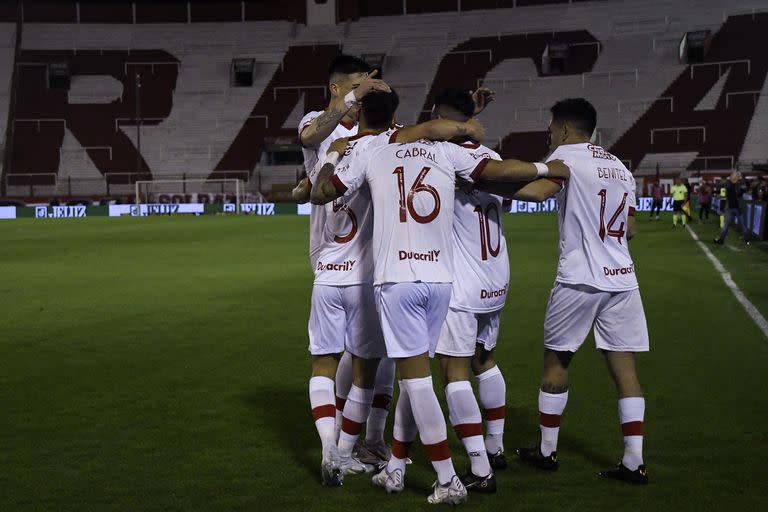 Huracán quiere seguir con su buena racha y acercarse a la punta de la Liga Profesional cuando reciba a Newell's.