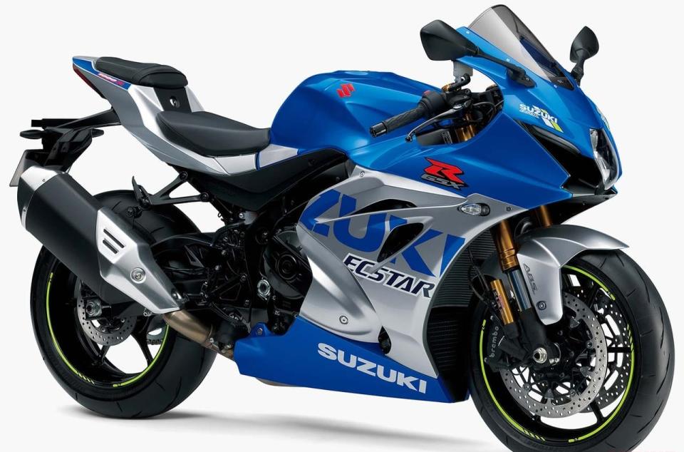 SUZUKI的傑作「GSX-R1000」搭載了可變汽門正時SR-VVT與進氣歧管搖臂等等，大幅加入了2020年稱霸MotoGP賽事的戰車GSX-RR的技術。這台車的日規版只推出了搭載能夠利用六軸慣性測量裝置IMU進行控制的轉向ABS系統以及循跡控制系統的高階版「R」，ETC2.0車載器則是列為了標準配備。2021年的車體顏色只有藍色與黑色兩種。另外，SUZUKI百週年紀念特別色款，其售價也和STD版相同。 [gallery columns="2" size="medium" ids="95326,95327"]