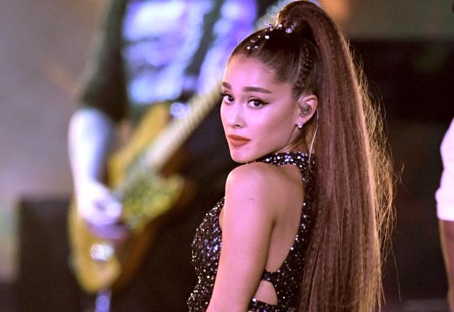 Ariana Grande Tells Twitter Followers She's Having a Bad Day