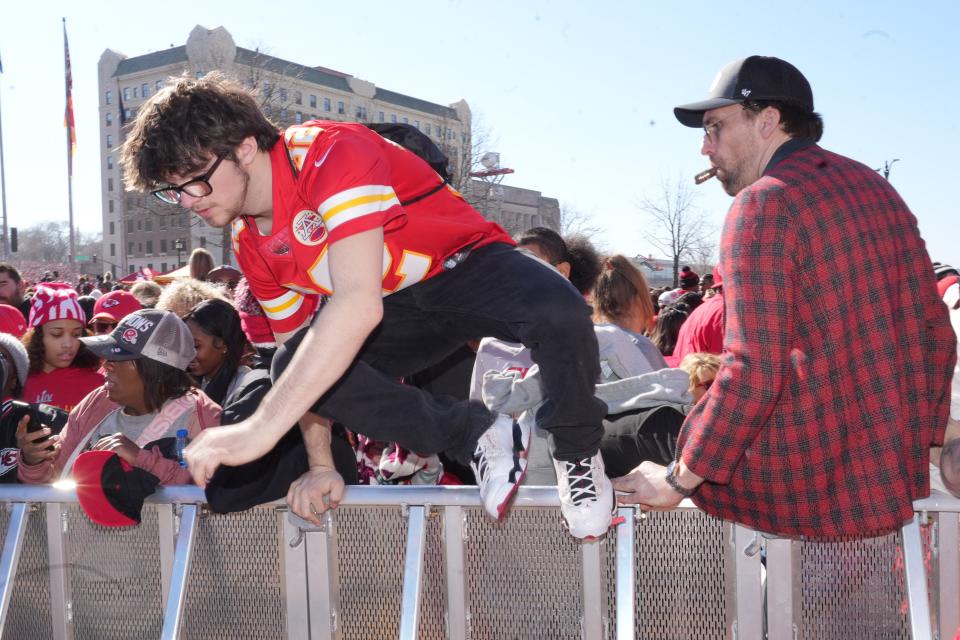 Fans flee the area after shots were fired after the celebration of the Kansas City Chiefs winning Super Bowl LVIII (USA TODAY Sports via Reuters Con)