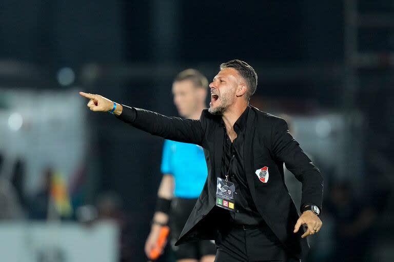 "De pie a pesar del cimbronazo", apuntó en la charla con los medios el entrenador Martín Demichelis, tras la victoria sobre Libertad que oxigena luego de la caída en el superclásico. - Créditos: @Jorge Saenz