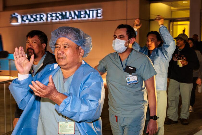 LOS ANGELES, CA - OCTOBER 04: On the first day of three day strike Kaiser employees picket and rally at Kaiser Permanente Los Angeles Medical Center on Wednesday, Oct. 4, 2023 in Los Angeles, CA. (Irfan Khan / Los Angeles Times)