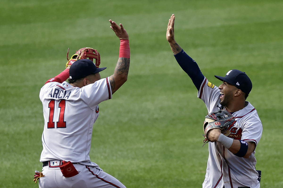 Francisco Lindor's daughter celebrates Buck Showalter winning NL