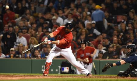 Jose Altuve collects infield hit, 05/18/2023