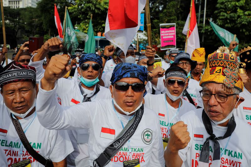 Indonesian palm oil farmers protest demanding the government to end the palm oil export ban, in Jakarta