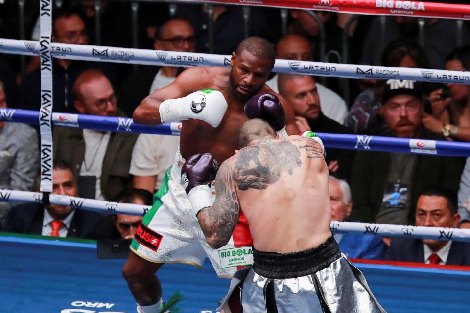 Floyd Mayweather Jr. and John Gotti III pose for a photo during their exhibition bout, at Arena CDMX, in Mexico City, Mexico, August 24, 2024. REUTERS/Henry Romero