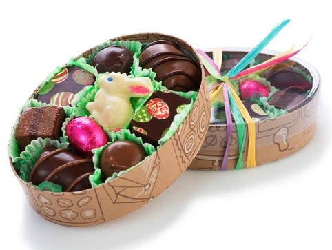 <p><a href="https://www.li-lacchocolates.com/collections/easter/products/9-pc-easter-box" rel="nofollow noopener" target="_blank" data-ylk="slk:Shop Now;elm:context_link;itc:0;sec:content-canvas" class="link ">Shop Now</a></p><p>Li-Lac Gourmet Easter Box</p><p>li-lacchocolates.com</p><p>$25.00</p><span class="copyright">Li-Lac</span>