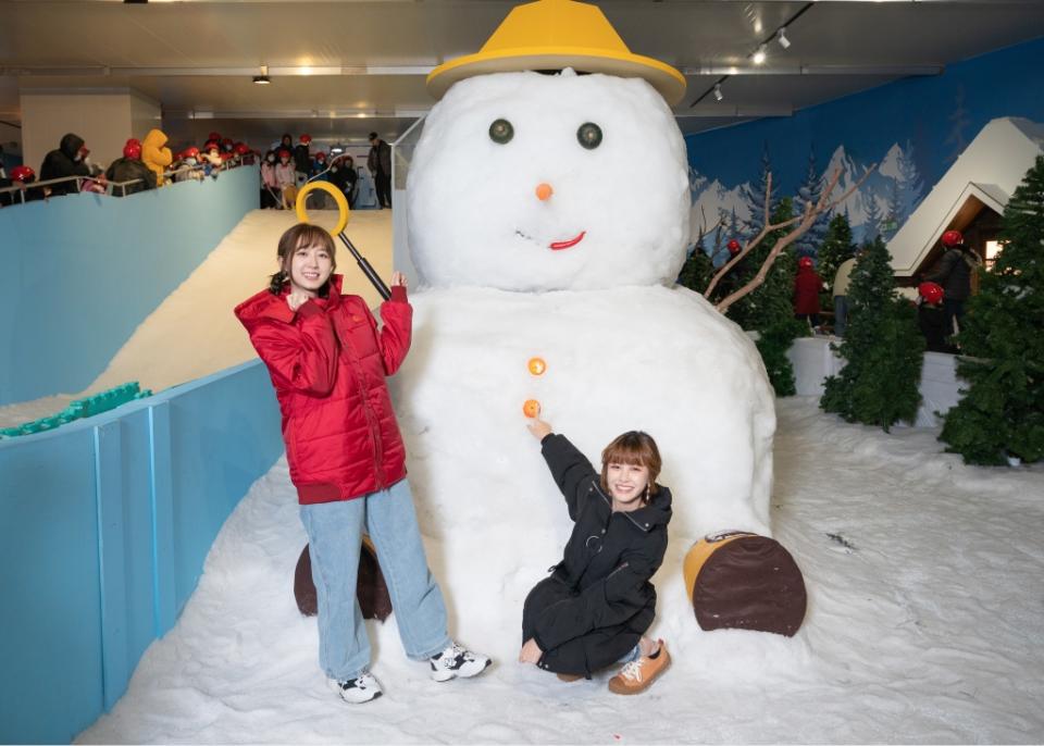 女偶像宇珊、洪詩衝科教館玩雪 直呼興奮   兩人恐怖玩雪經驗...差點