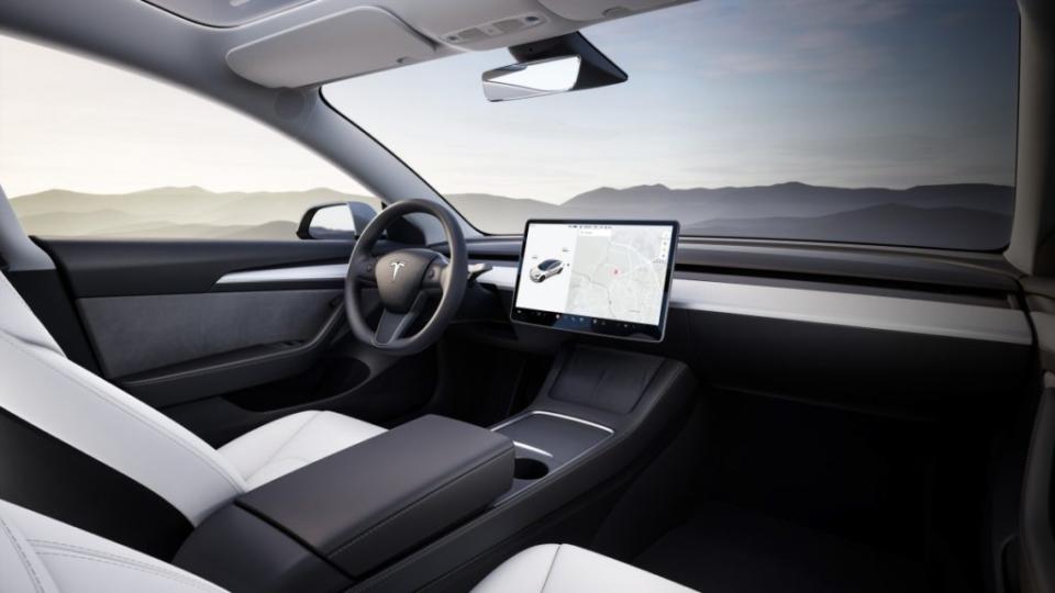 圖為Tesla Model 3／Model Y的駕駛艙佈局，沒有實體儀表板配置。(圖片來源/ Tesla)